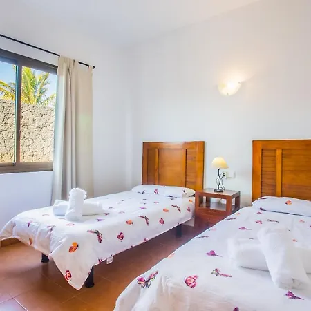 Remarkable 3-bed In Playa Blanca