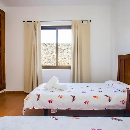 Remarkable 3-bed In Playa Blanca